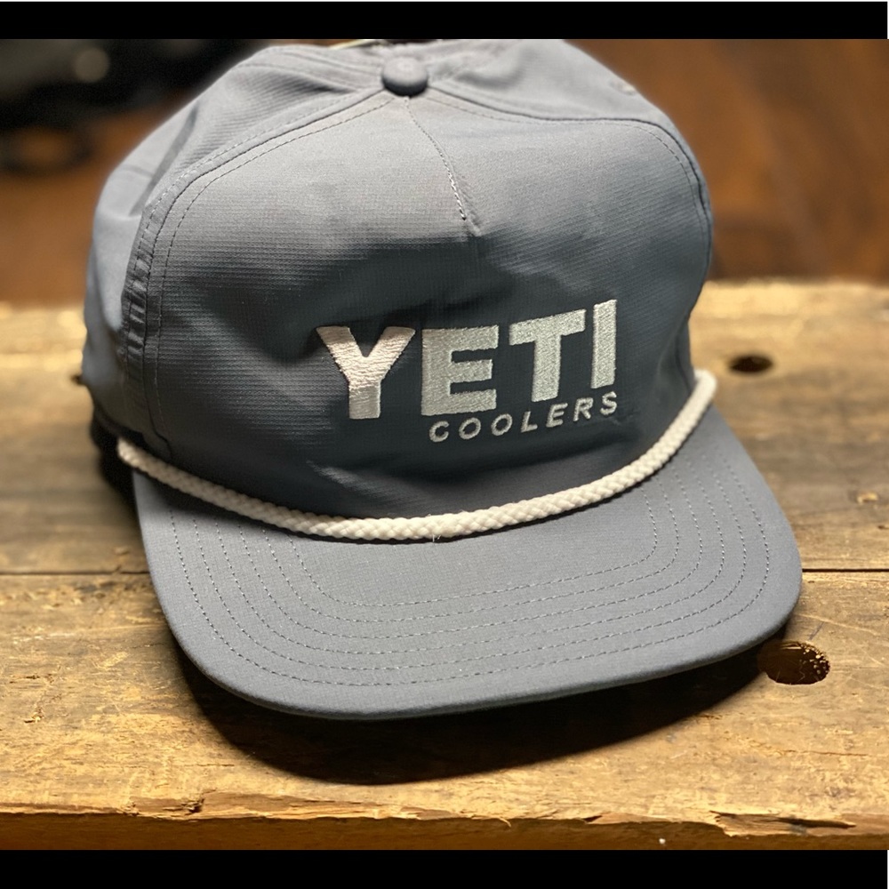 YETI COOLERS Mens Trucker Hat Snapback Adjustable Blue Retro NWT snap back